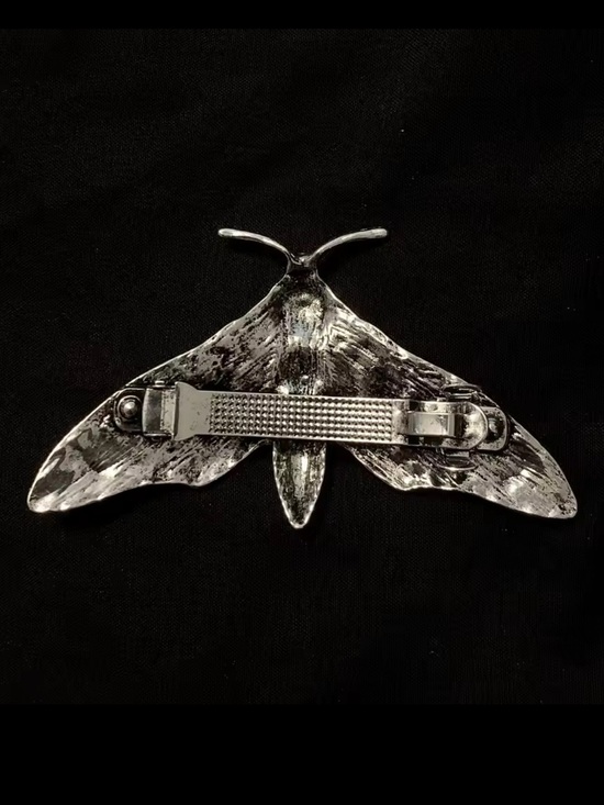 Silver Moth Hair Clip main image 3